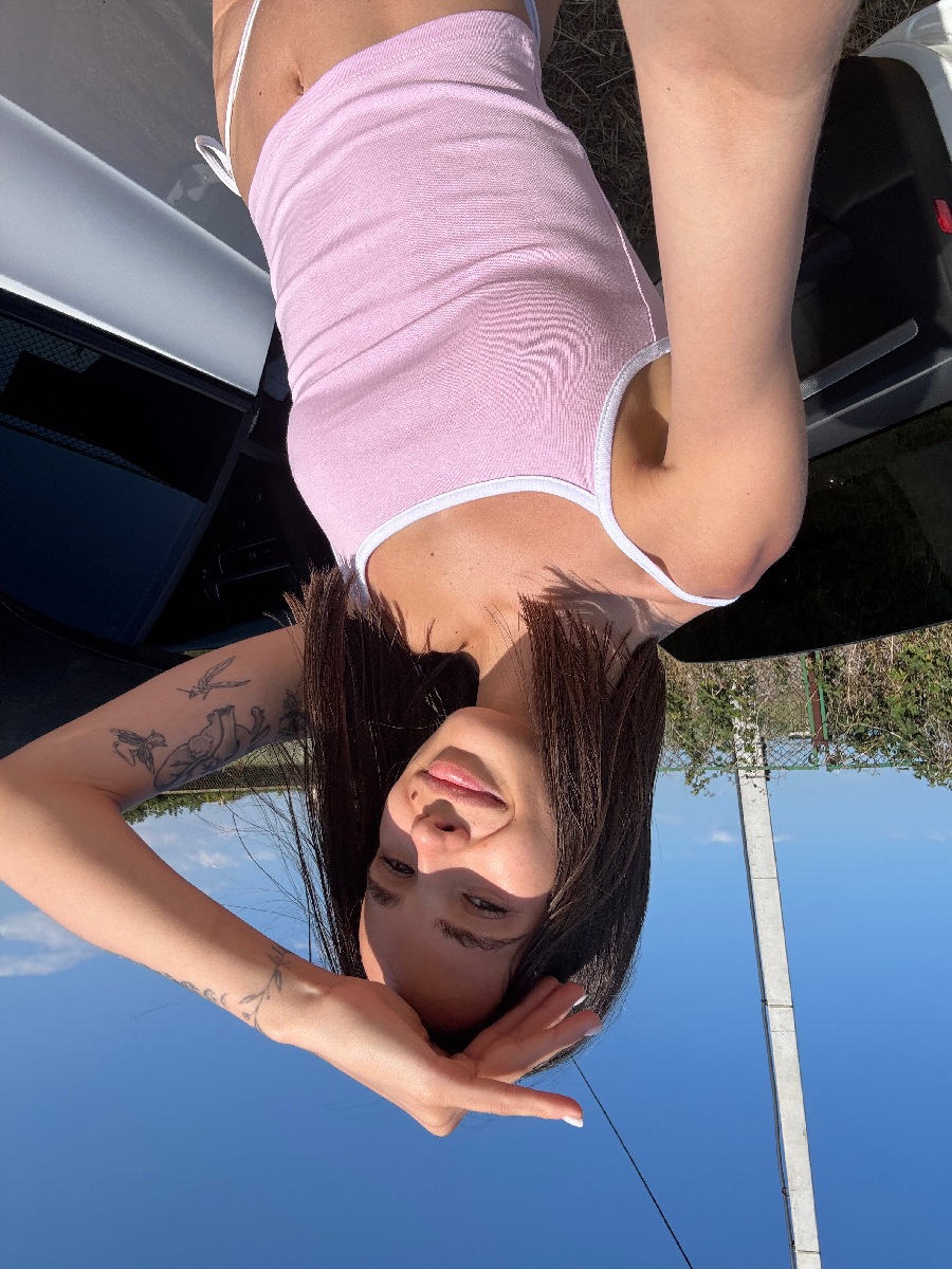 Sexy model Tina in Hama